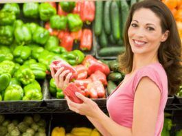 woman shopping for fresh produce