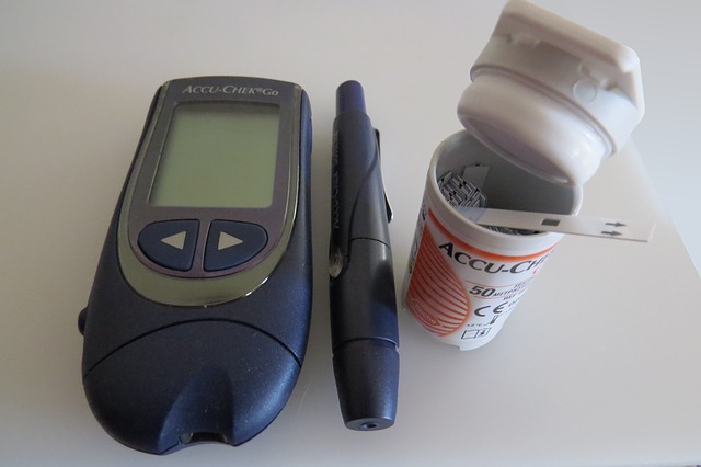 how do blood glucose monitors work