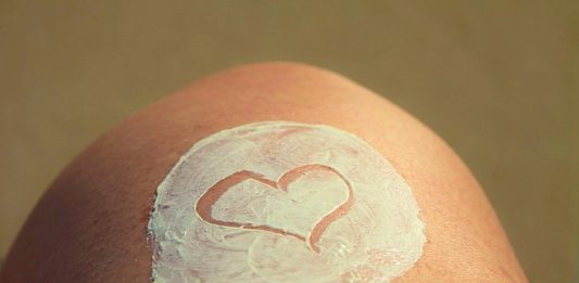 how does sunscreen work