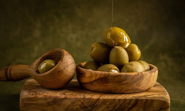 olives in a bowl