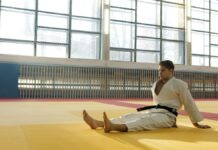 Check your cardiovascular health with a sitting rising test - Image by Artem Podrez from Pexels